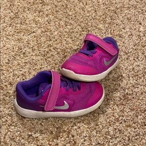 Toddler Girls Nike shoes